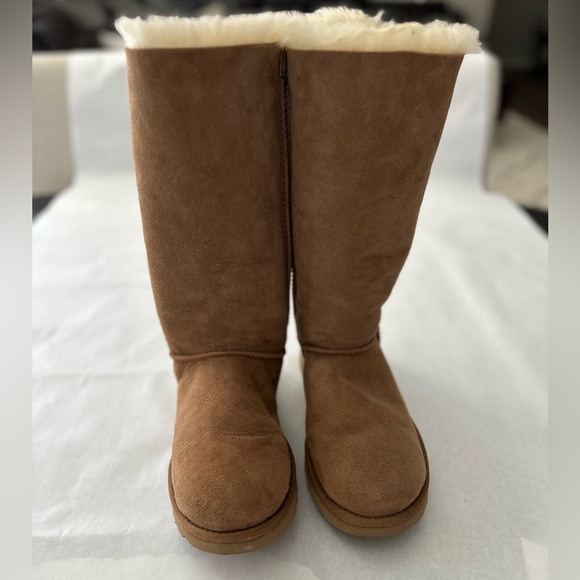 UGG Tall Boots - Picture 2 of 4